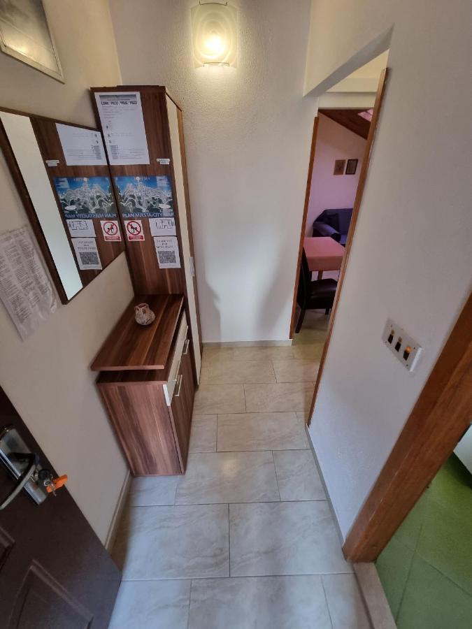 Apartments Banic Постира Екстериор снимка