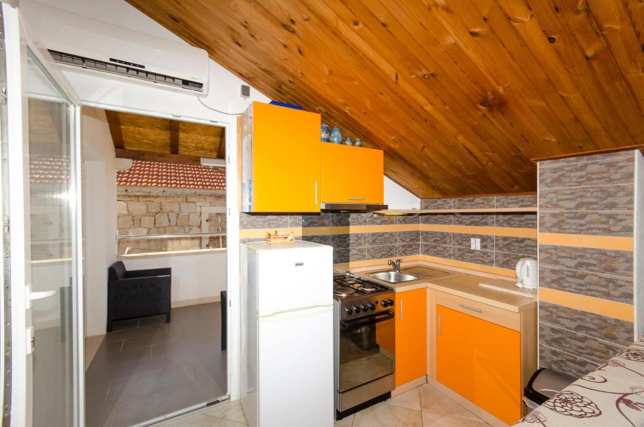 Apartments Banic Постира Екстериор снимка